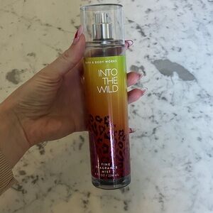 Bath & Body Works Into the Wild Mist with Orange and Red Design